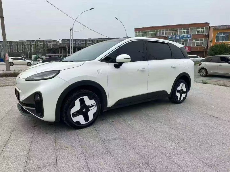 保定25年极狐汽车考拉3