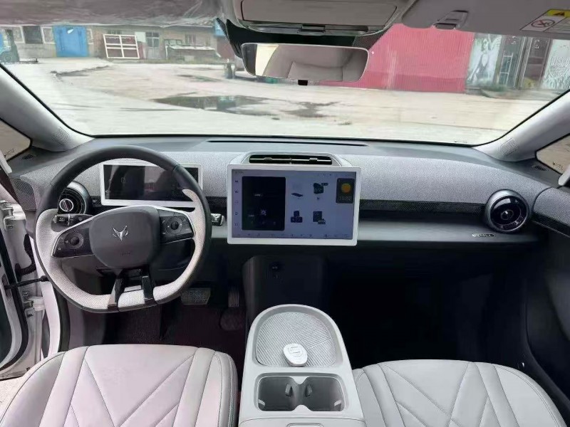 保定25年极狐汽车考拉4