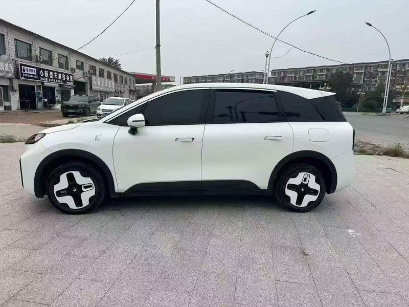 保定25年极狐汽车考拉8