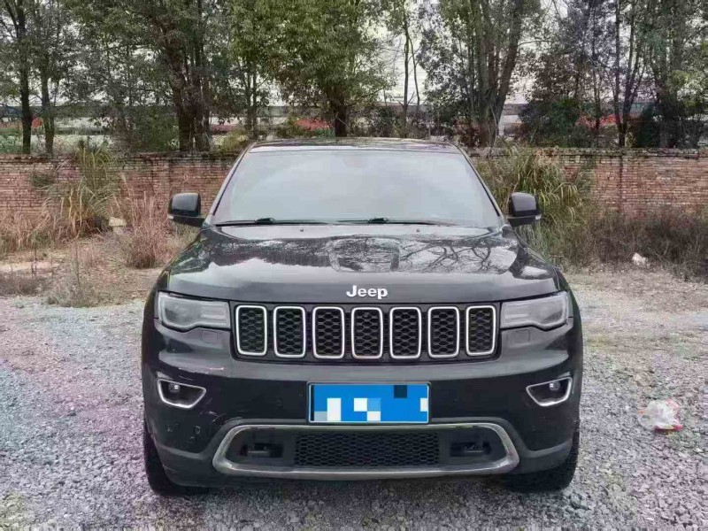 岳阳18年Jeep大切诺基1