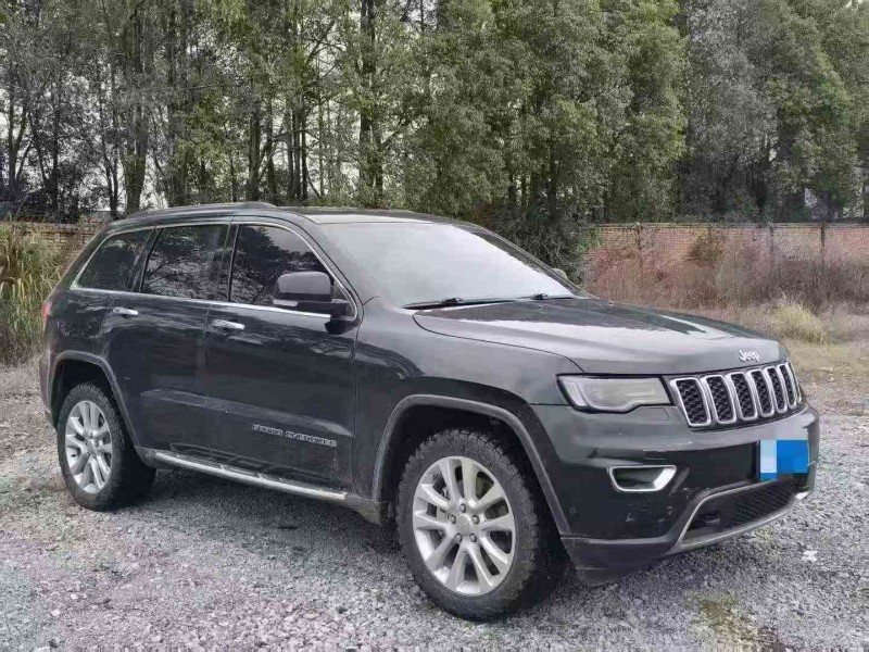 岳阳18年Jeep大切诺基2