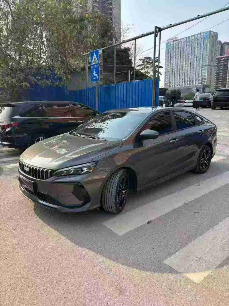 南宁25年吉利缤瑞2