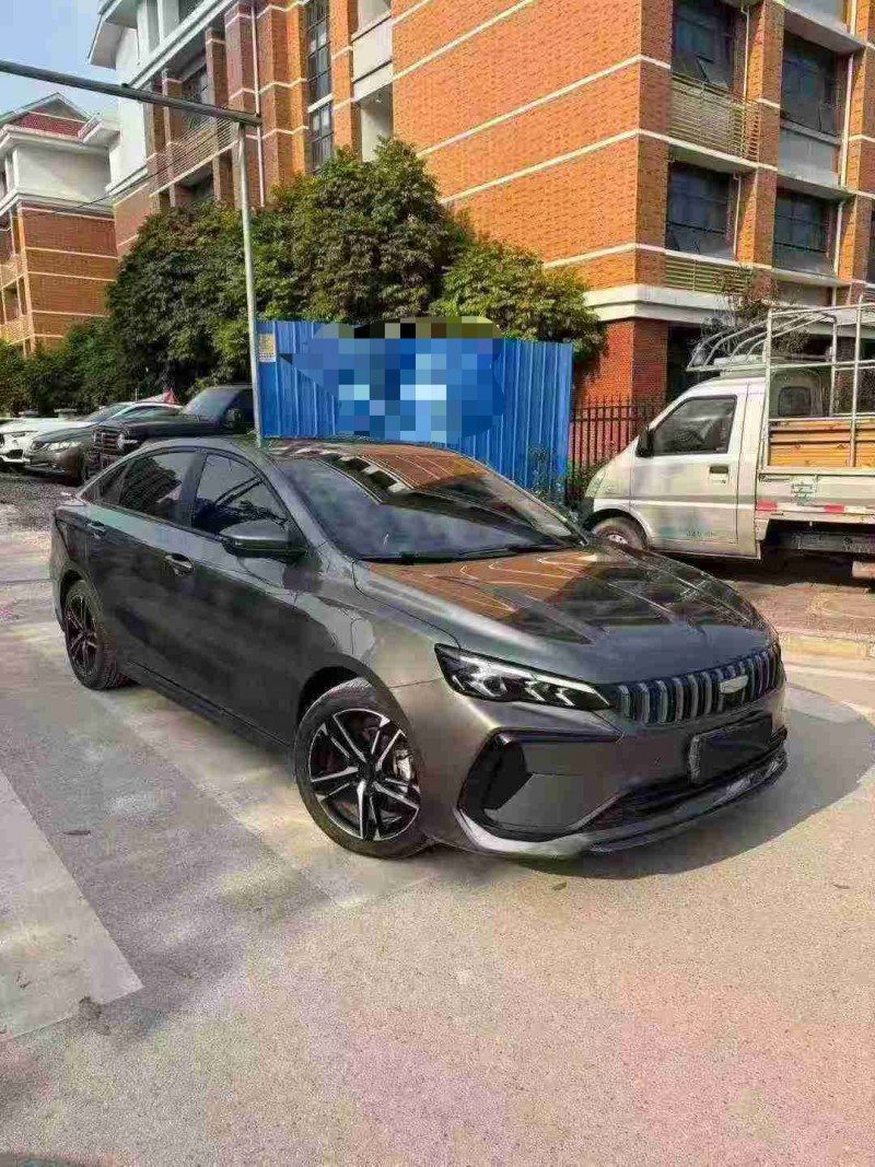 南宁25年吉利缤瑞3