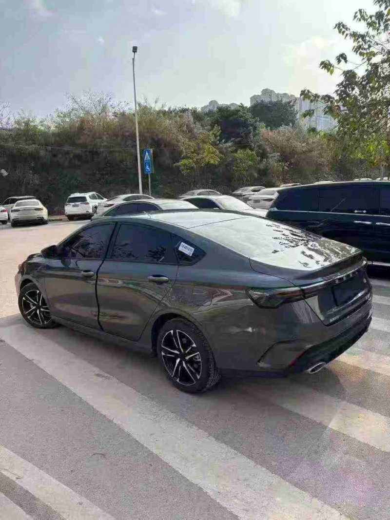 南宁25年吉利缤瑞7