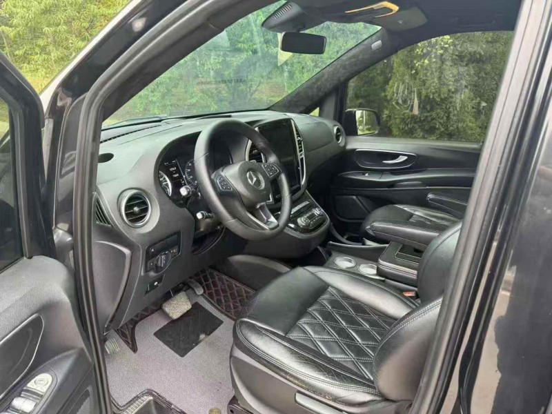 濱州18年奔馳威霆5