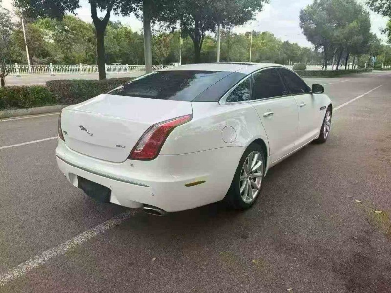 张家界12年捷豹XJL9