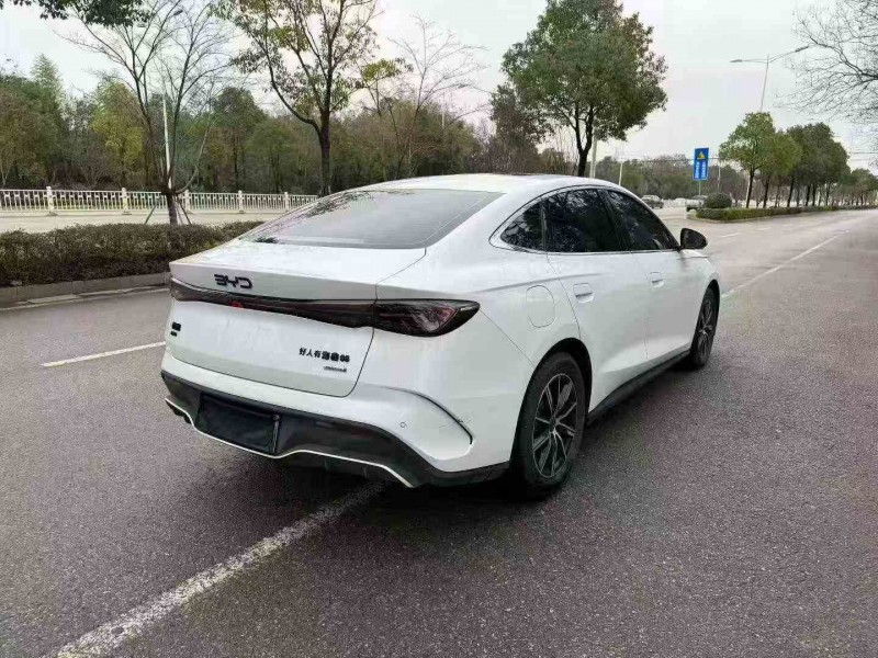 岳阳25年比亚迪海豹9