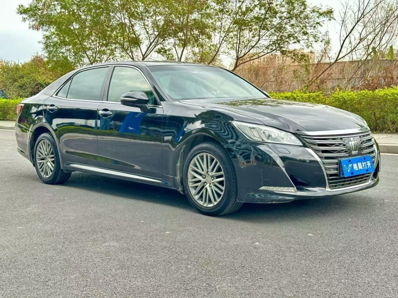 东莞18年丰田皇冠3