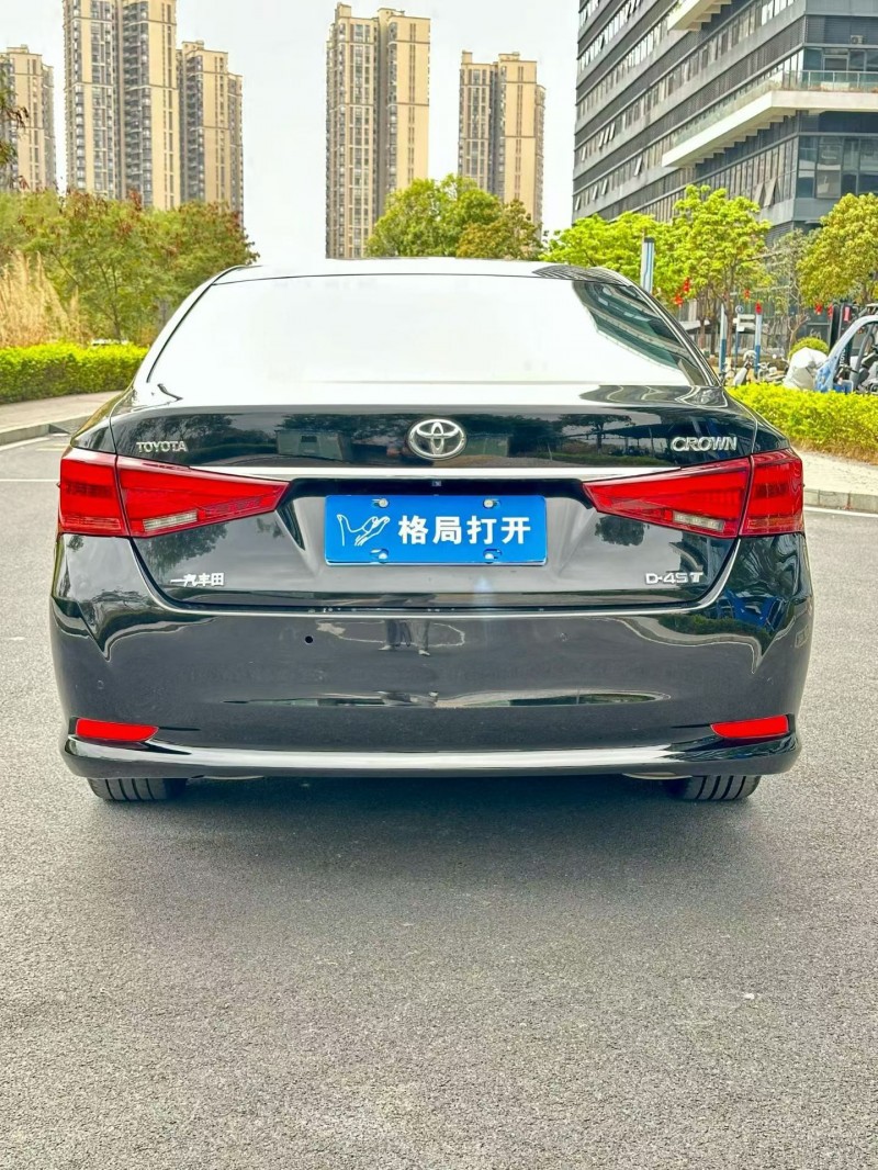 东莞18年丰田皇冠9