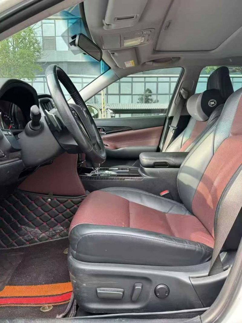 东莞18年丰田皇冠4