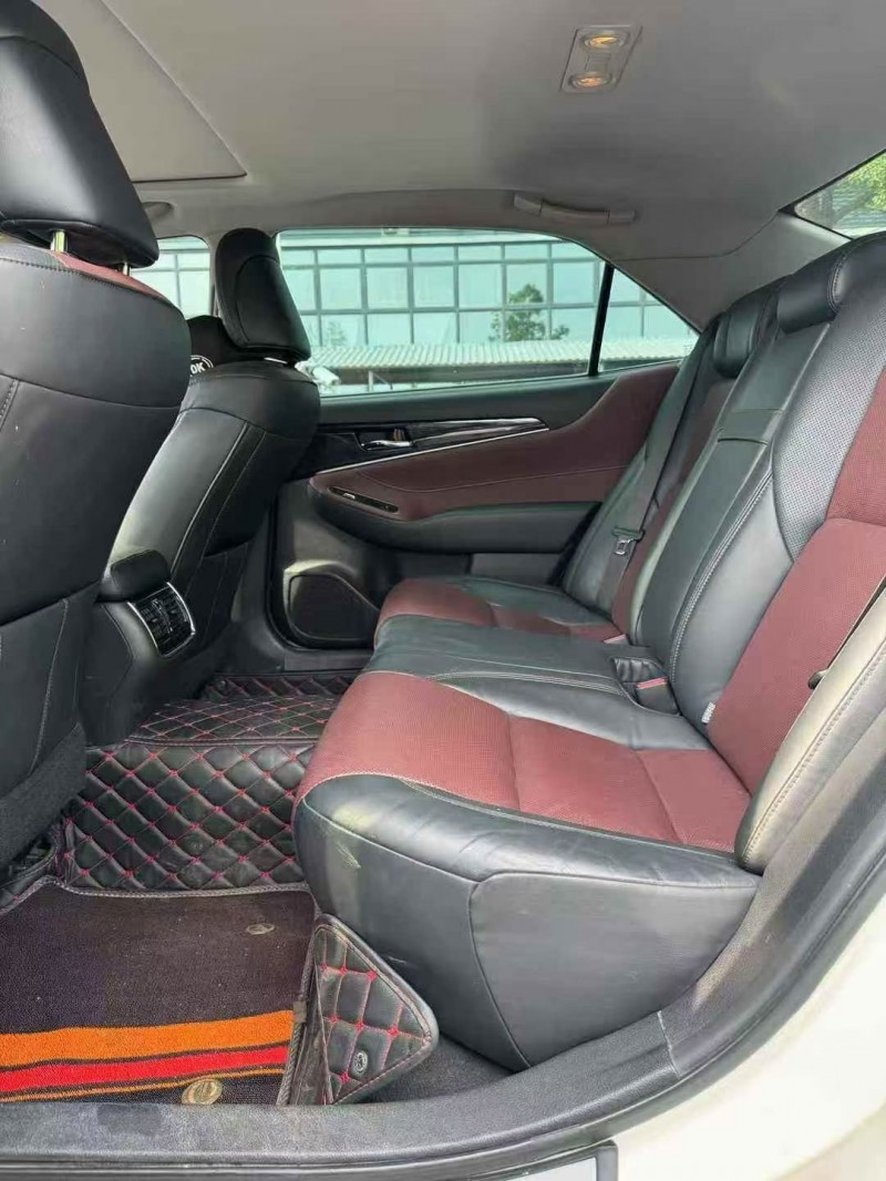 东莞18年丰田皇冠5