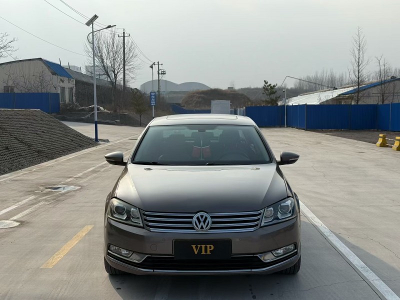 青岛13年大众迈腾1