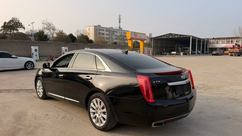 安阳17年凯迪拉克XTS6