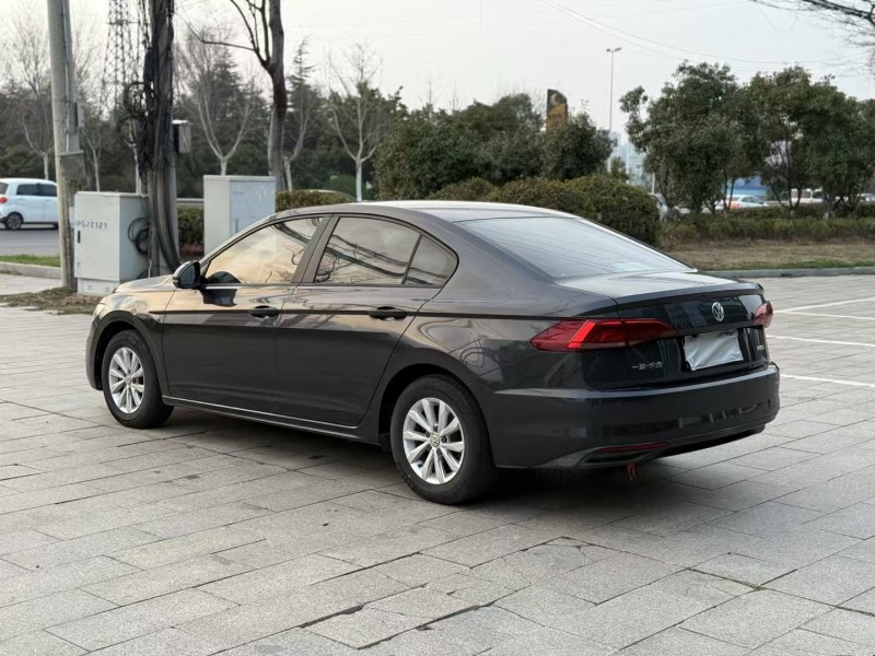 徐州19年大眾寶來6