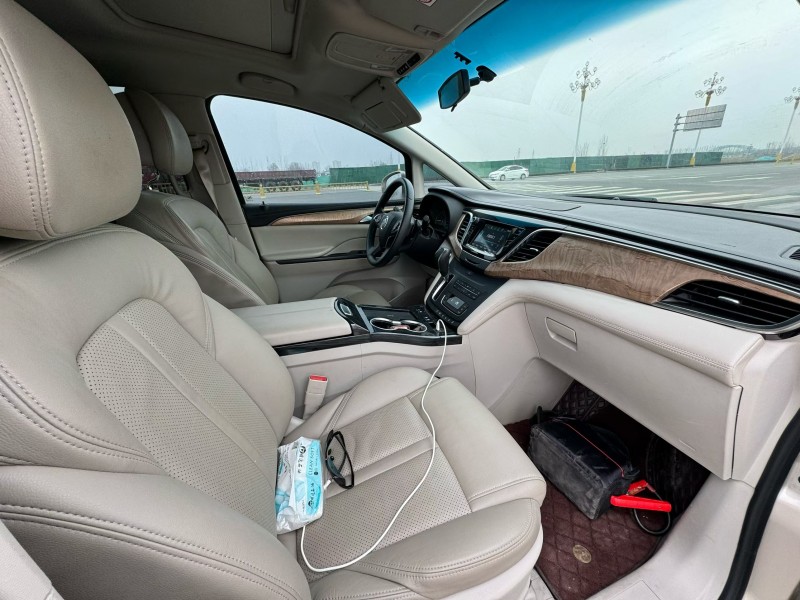 聊城17年別克GL89