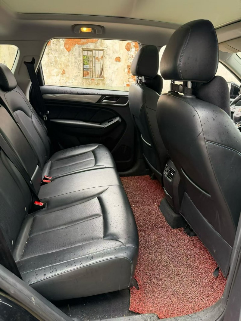 娄底21年荣威RX53