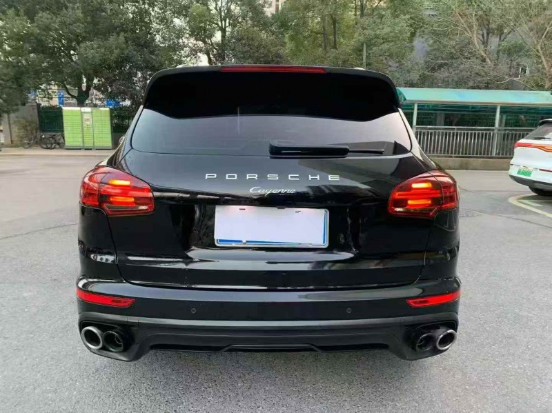 长沙17年保时捷卡宴5