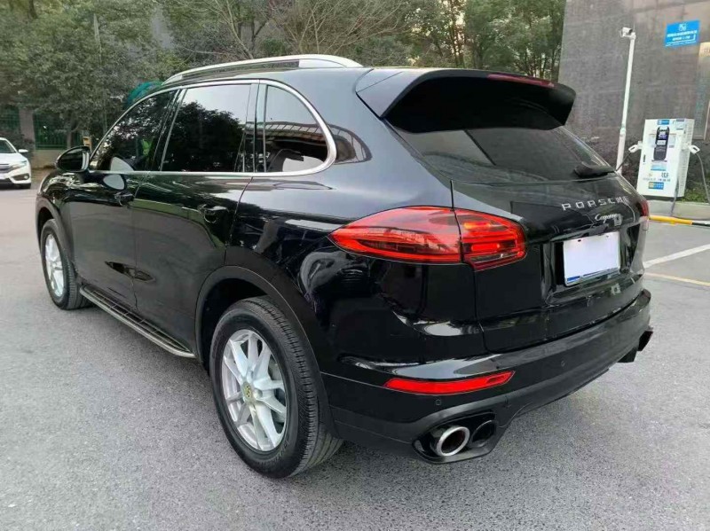 长沙17年保时捷卡宴6