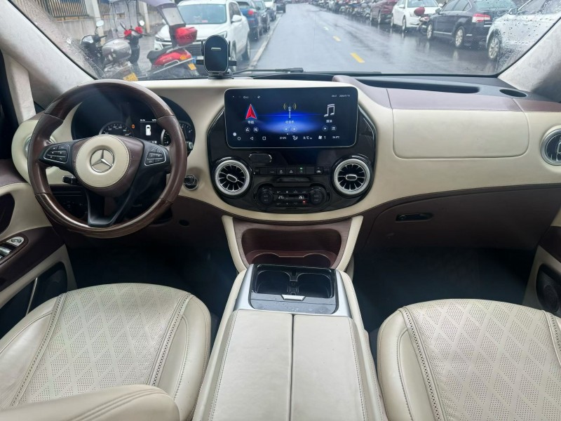 娄底21年奔驰威霆6