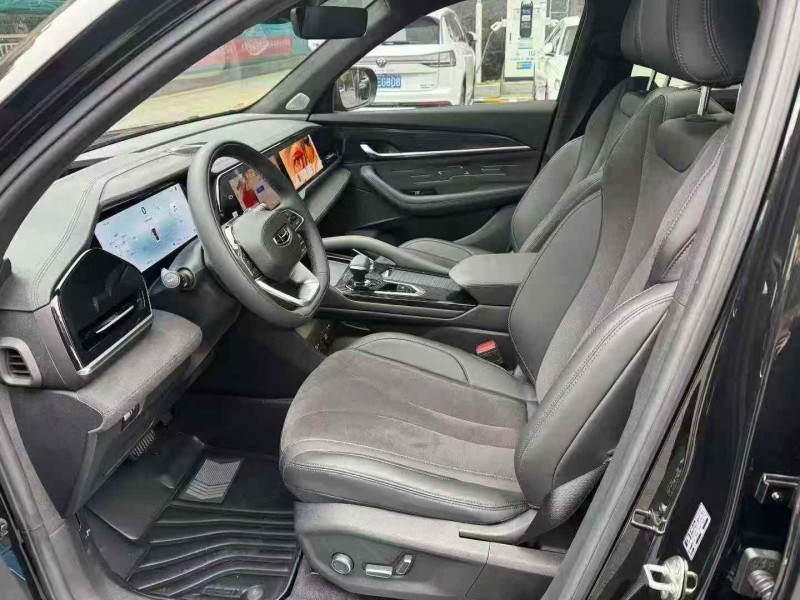 长沙25年吉利星越7