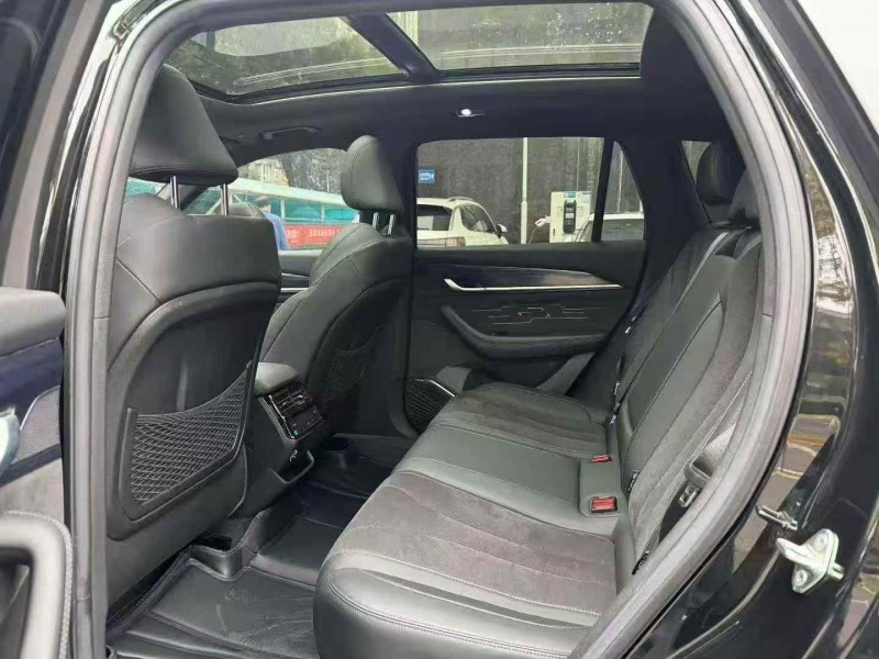 长沙25年吉利星越8