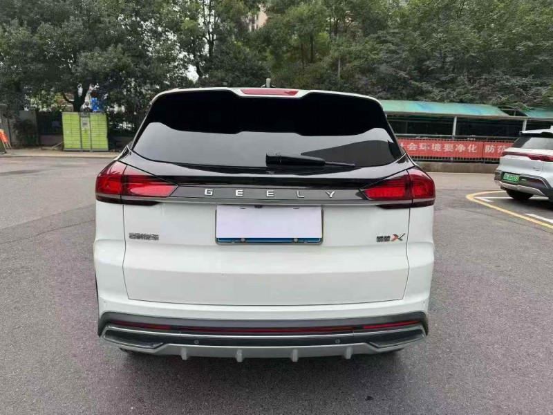 长沙21年吉利博越5