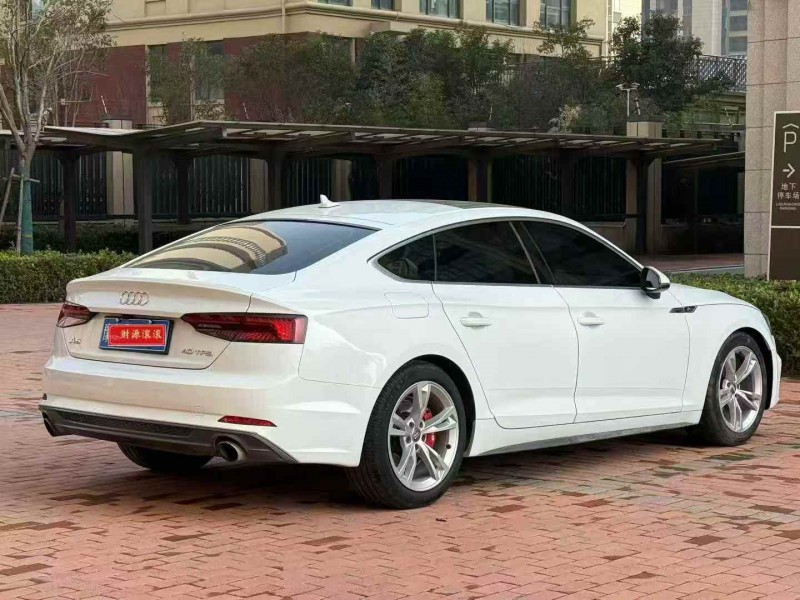 鄭州19年奧迪A59