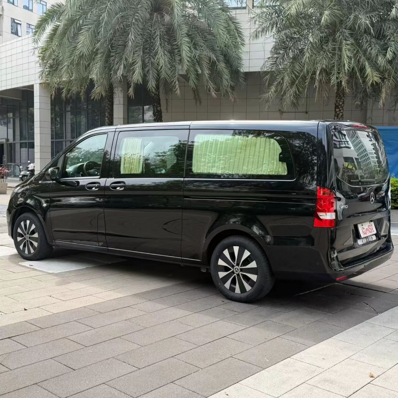 佛山23年奔驰威霆7