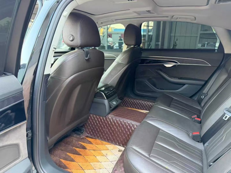 焦作18年奥迪A8L3