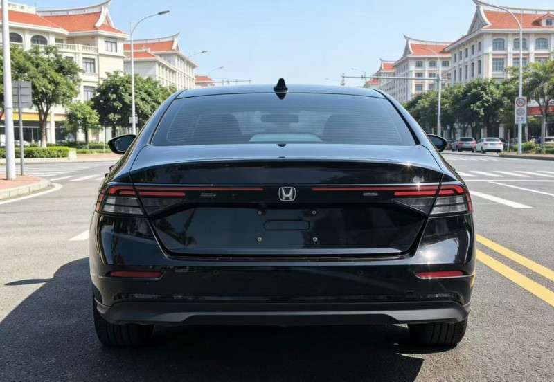 厦门25年本田雅阁8