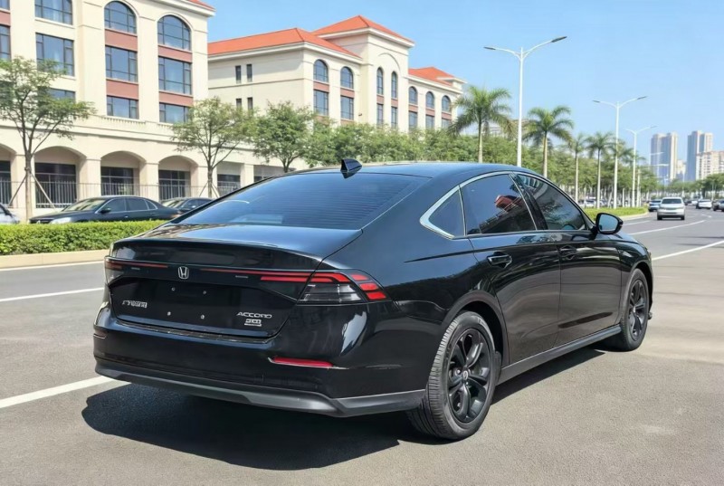 厦门25年本田雅阁9