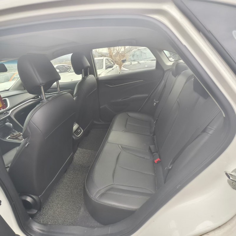 宁波21年别克英朗5