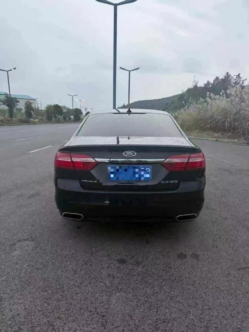 黔西南18年福特金牛座9