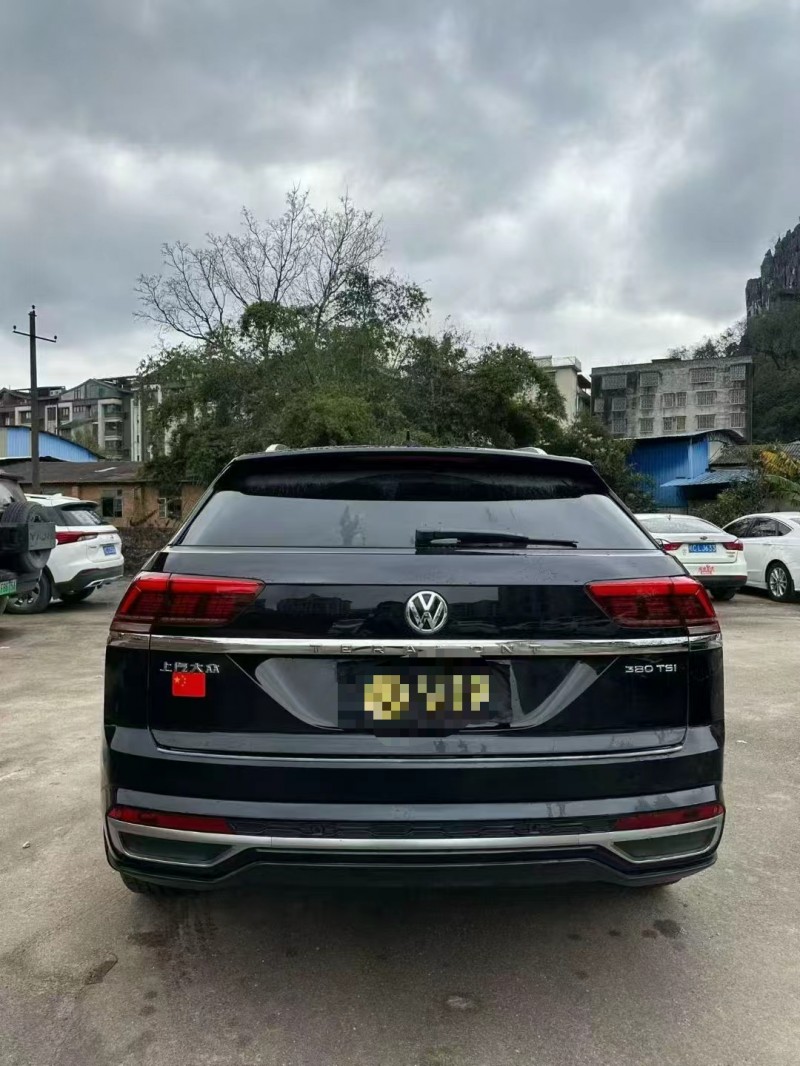 安順20年大眾途昂9