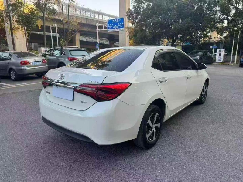 长沙19年丰田雷凌4