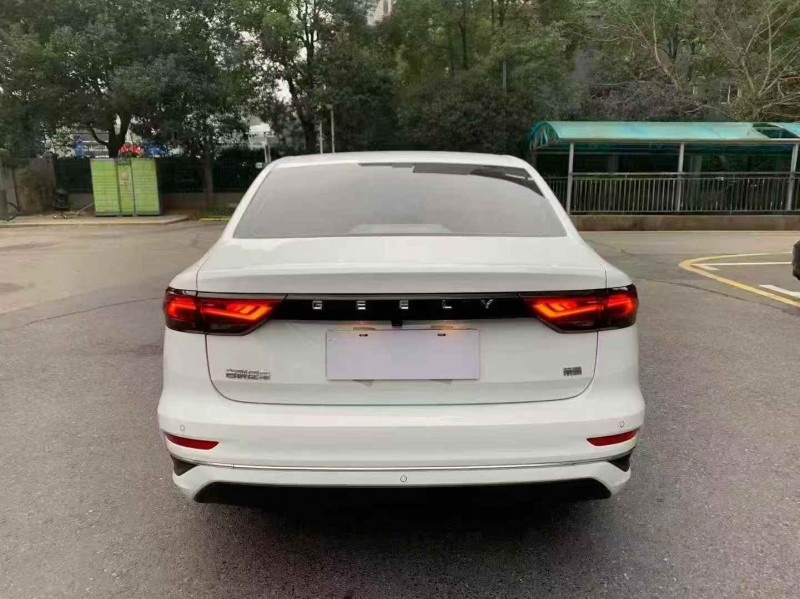 长沙24年吉利帝豪5