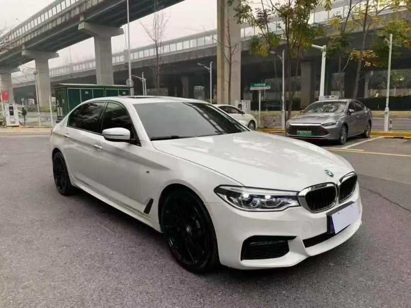 长沙18年宝马5系3