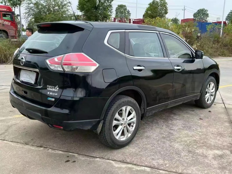 衡阳16年日产奇骏7