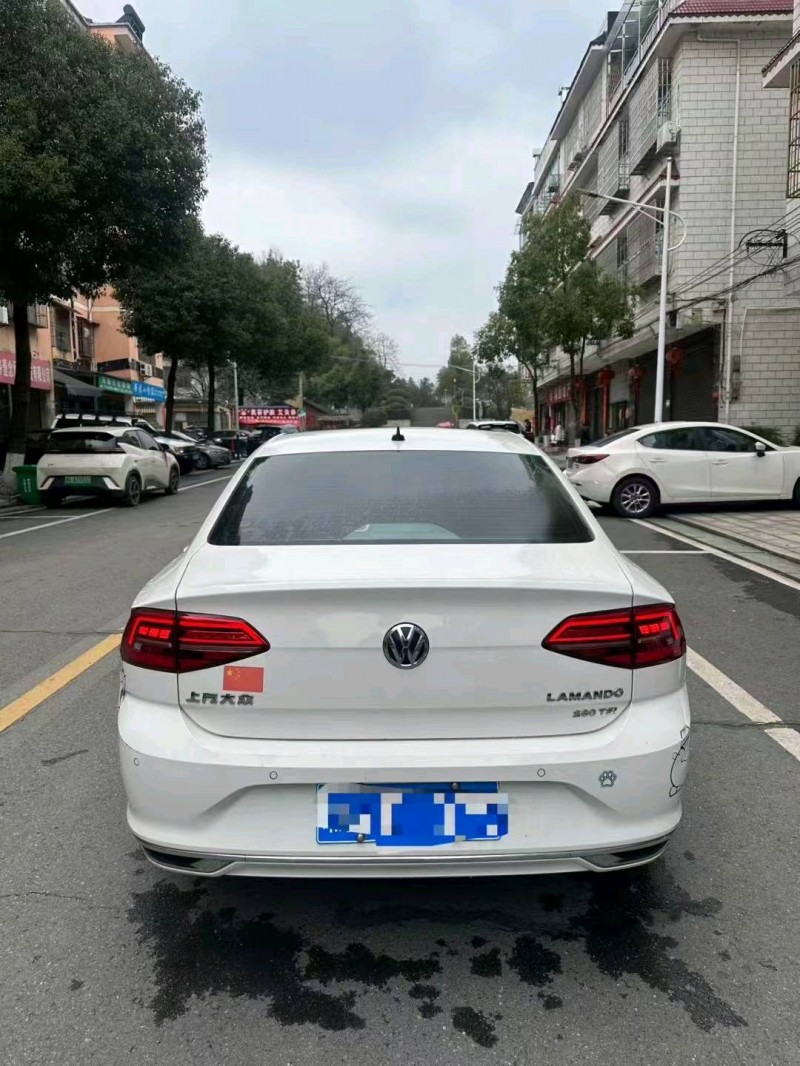 张家界20年大众凌渡8