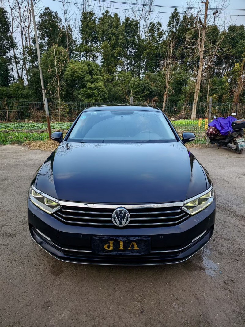 绍兴19年大众迈腾1