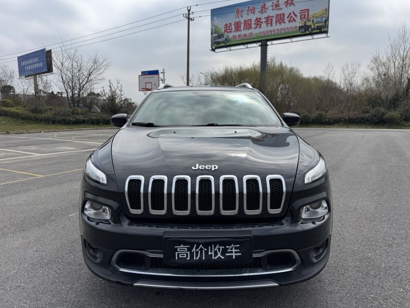 鹽城21年Jeep自由光1