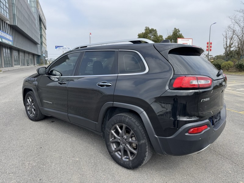 鹽城21年Jeep自由光4