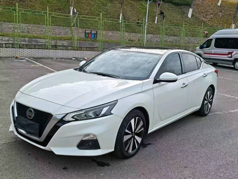 濟寧21年日產天籟3