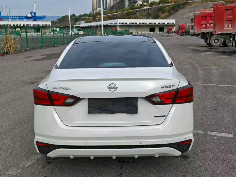 濟寧21年日產天籟8