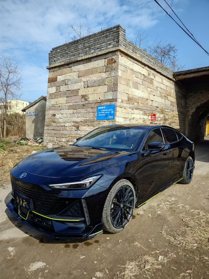 绍兴23年长安汽车UNI3