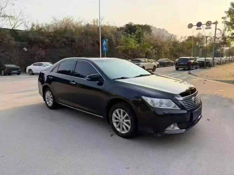 南寧12年豐田凱美瑞2