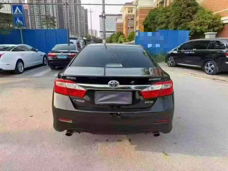 南寧12年豐田凱美瑞9