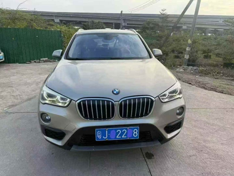 陽江18年寶馬X11