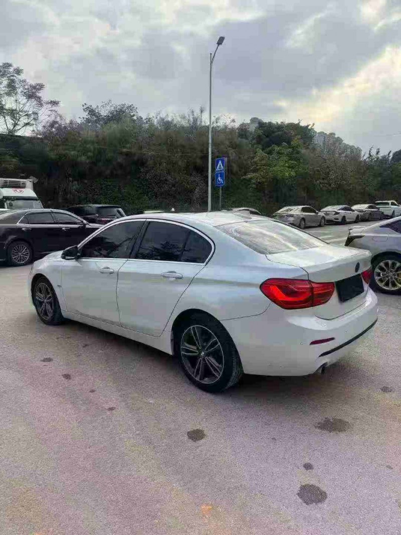 南寧18年寶馬1系8