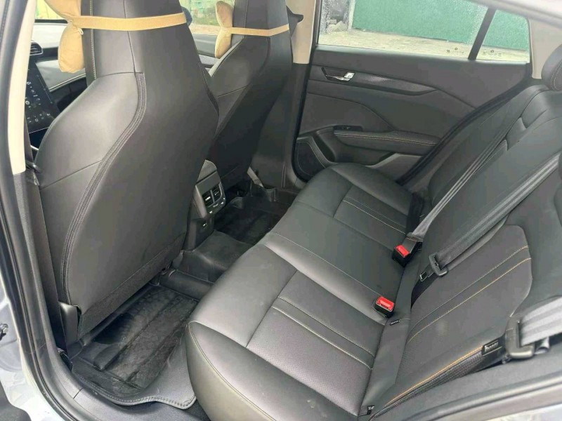 湛江25年东风奕炫5